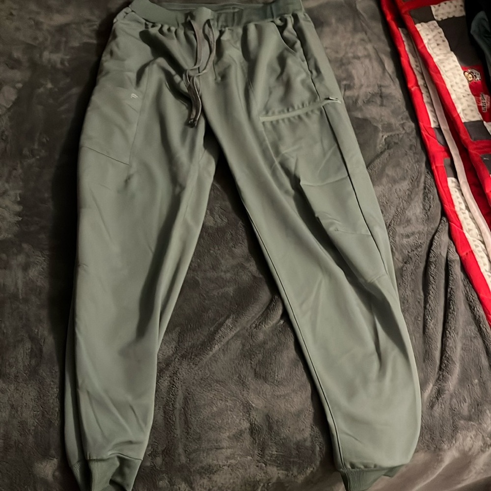 Men’s Fabletics 5-pocket Scrub Joggers